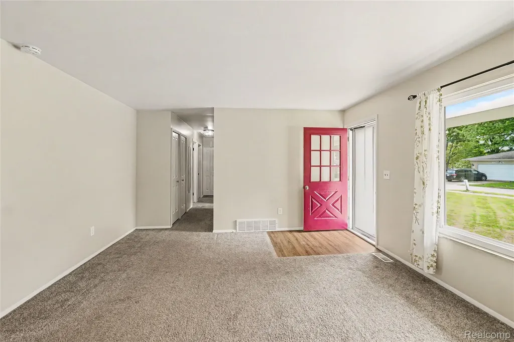 606 Hickory Street Fenton City MI 48430