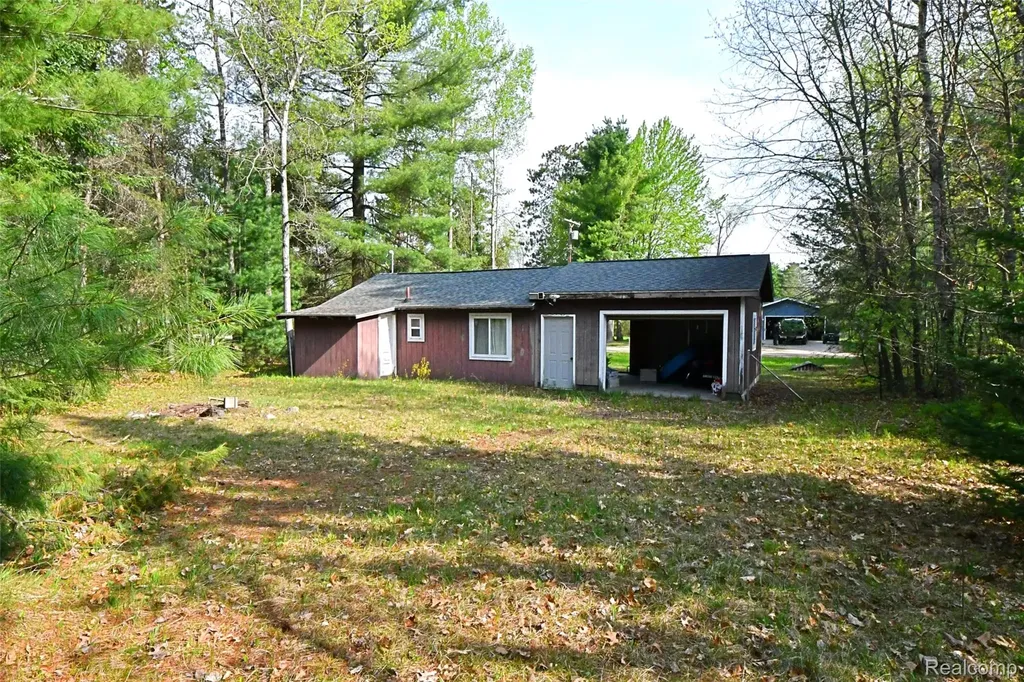 9340 Diamond Drive Richfield Township MI 48656