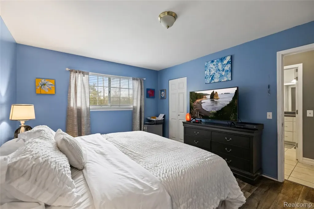 635 E Fox Hills Drive Bloomfield Hills City MI 48304