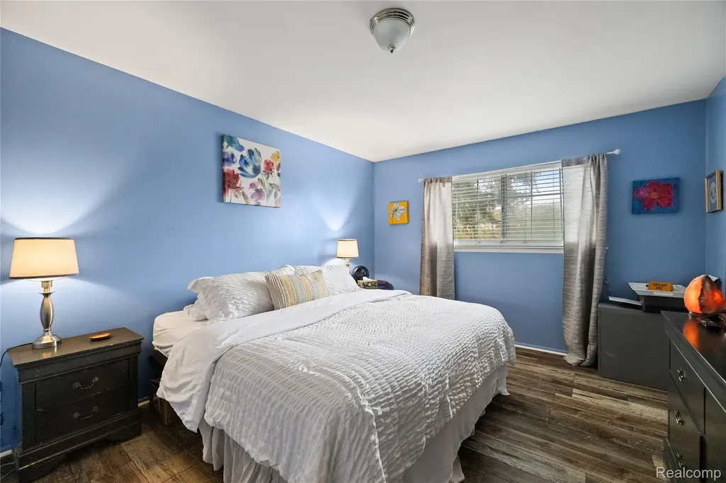 635 E Fox Hills Drive Bloomfield Hills City MI 48304