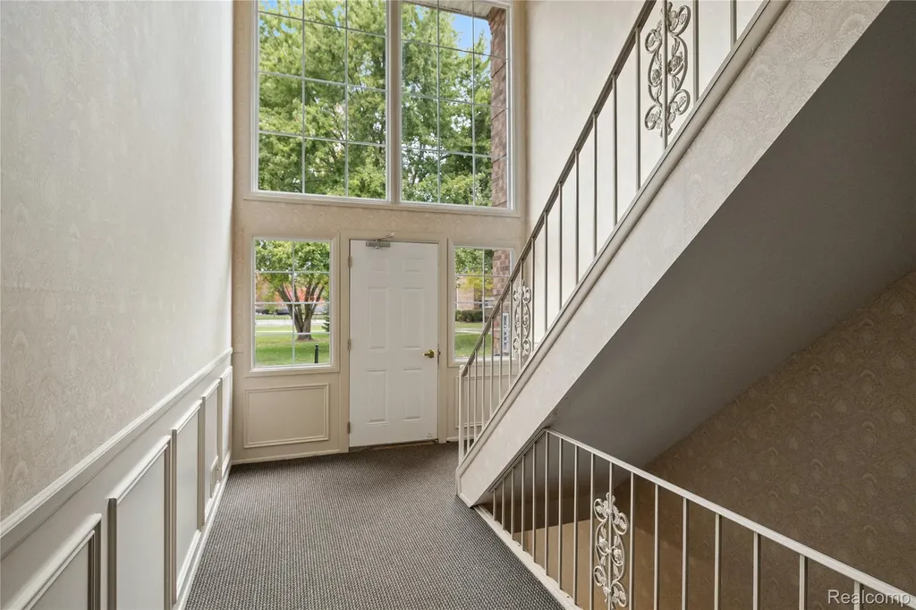 635 E Fox Hills Drive Bloomfield Hills City MI 48304