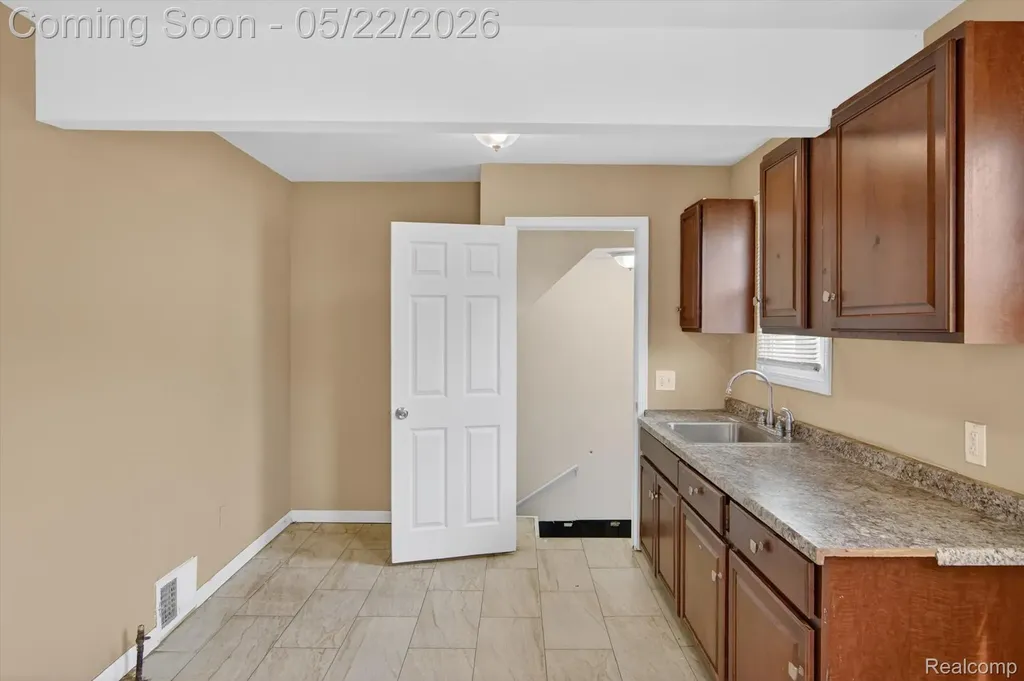 9160 Winthrop Street Detroit City MI 48228