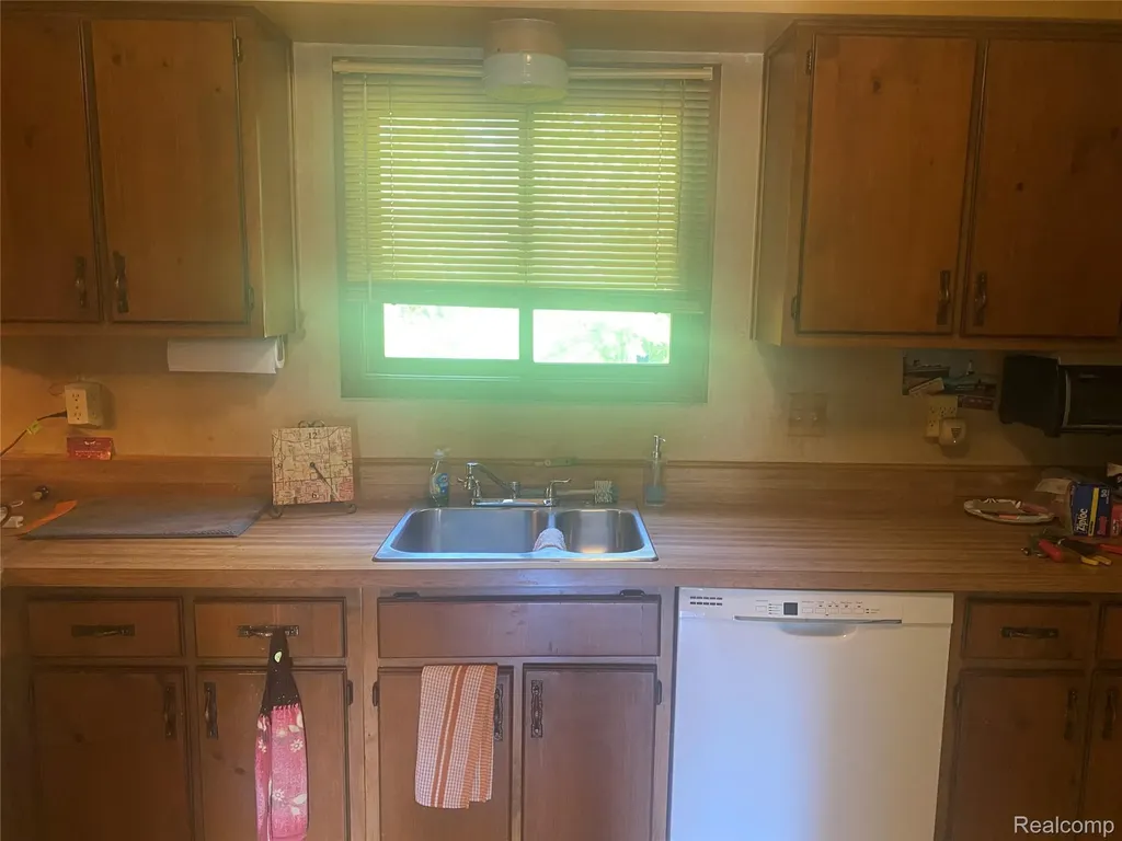 38175 Carolon Boulevard Westland City MI 48185