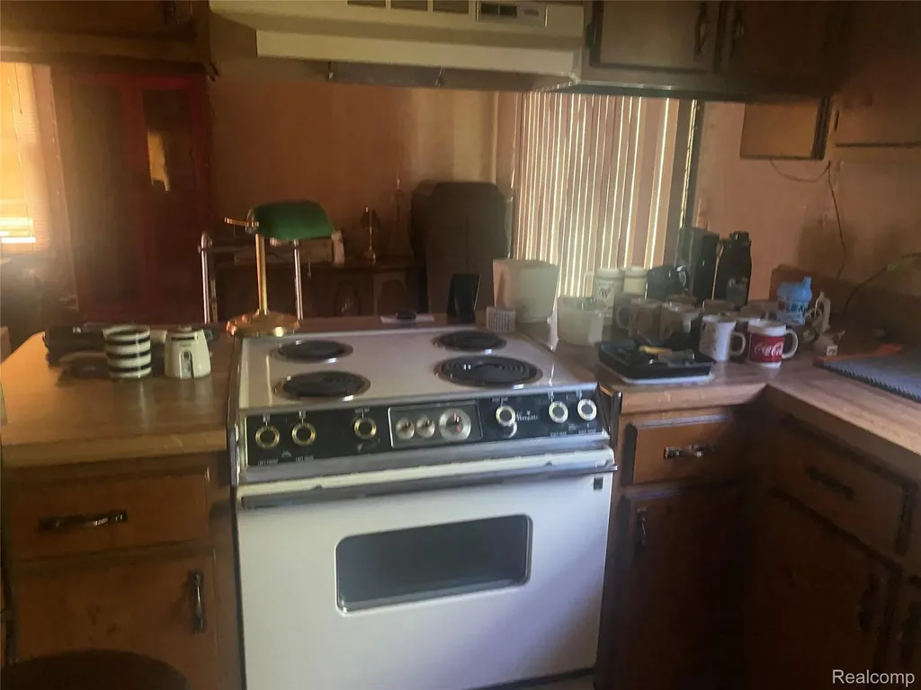 38175 Carolon Boulevard Westland City MI 48185