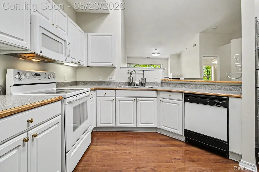41535 Copper Creek Drive Canton Charter Township MI 48187