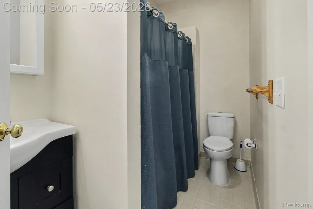 41535 Copper Creek Drive Canton Charter Township MI 48187