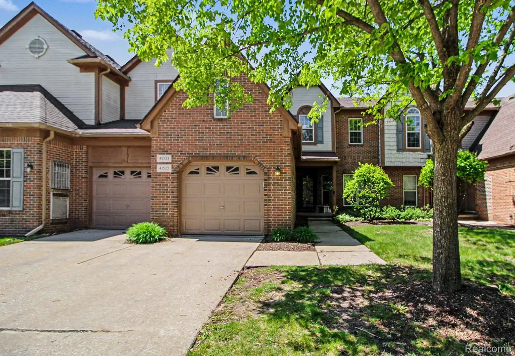 41535 Copper Creek Drive Canton Charter Township MI 48187