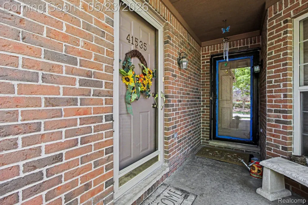 41535 Copper Creek Drive Canton Charter Township MI 48187
