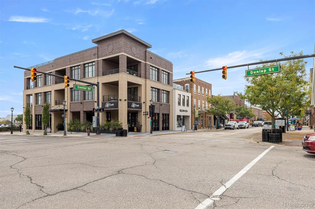 156 N Center Unit 202 Northville City MI 48167