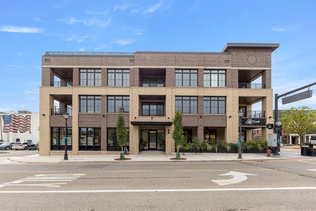 156 N Center Unit 202 Northville City MI 48167