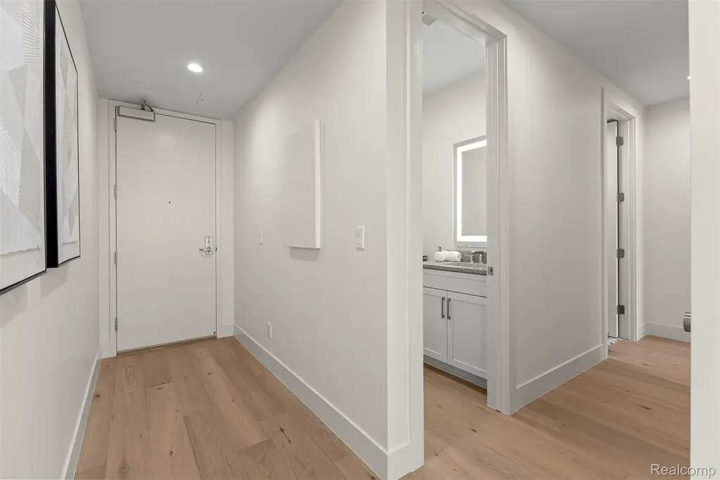 156 N Center Unit 301 Northville City MI 48167
