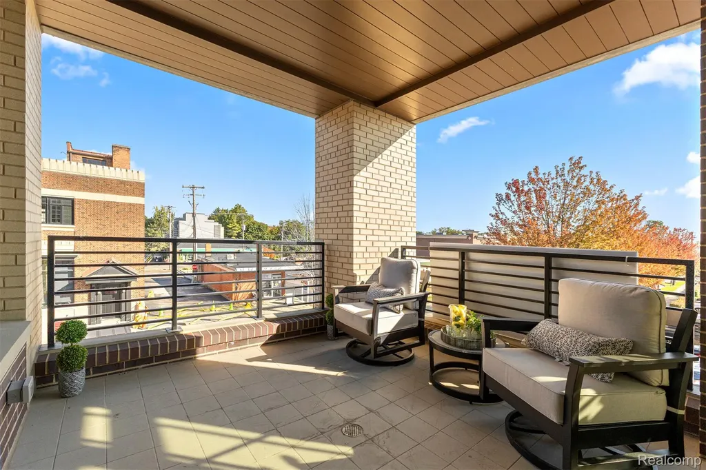 156 N Center Unit 301 Northville City MI 48167