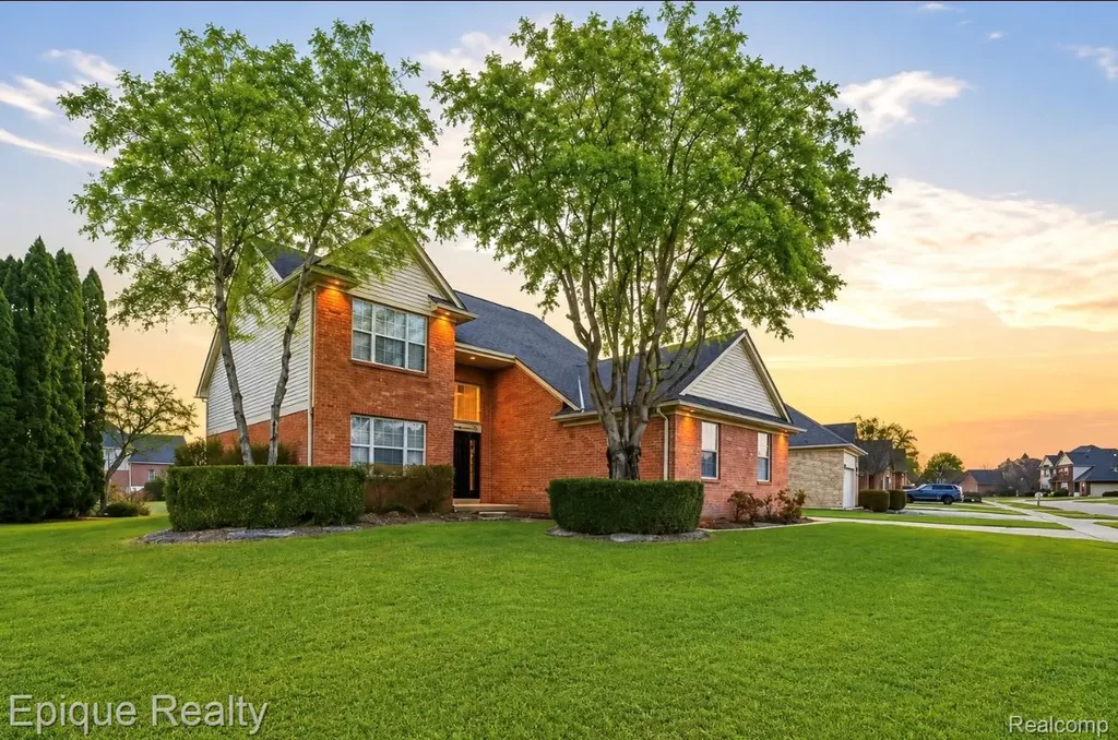 21370 Carlton Drive Macomb Township MI 48044
