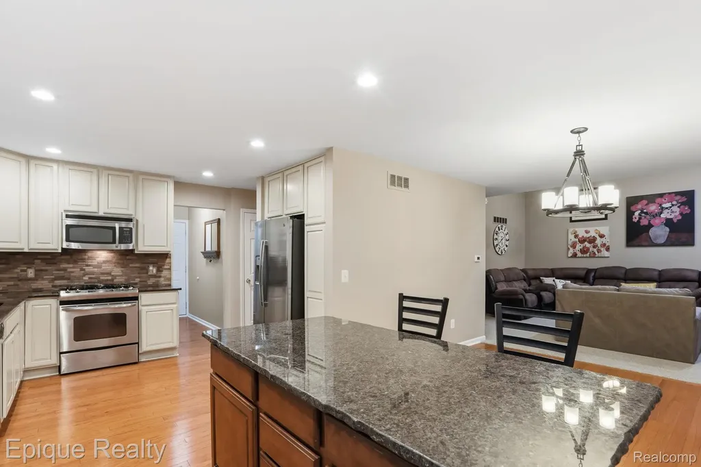 21370 Carlton Drive Macomb Township MI 48044