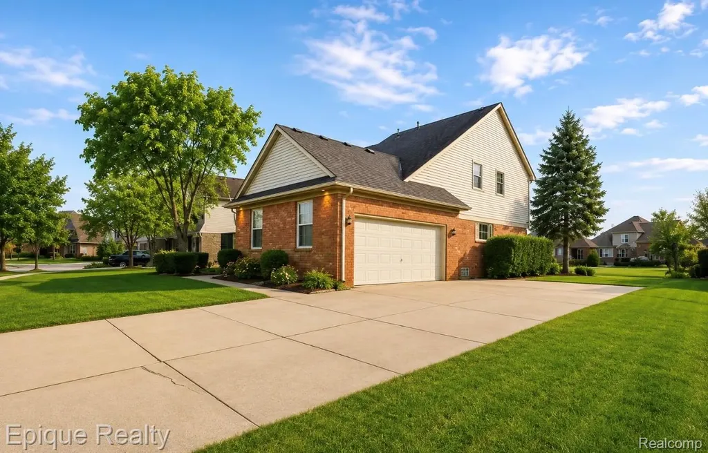 21370 Carlton Drive Macomb Township MI 48044
