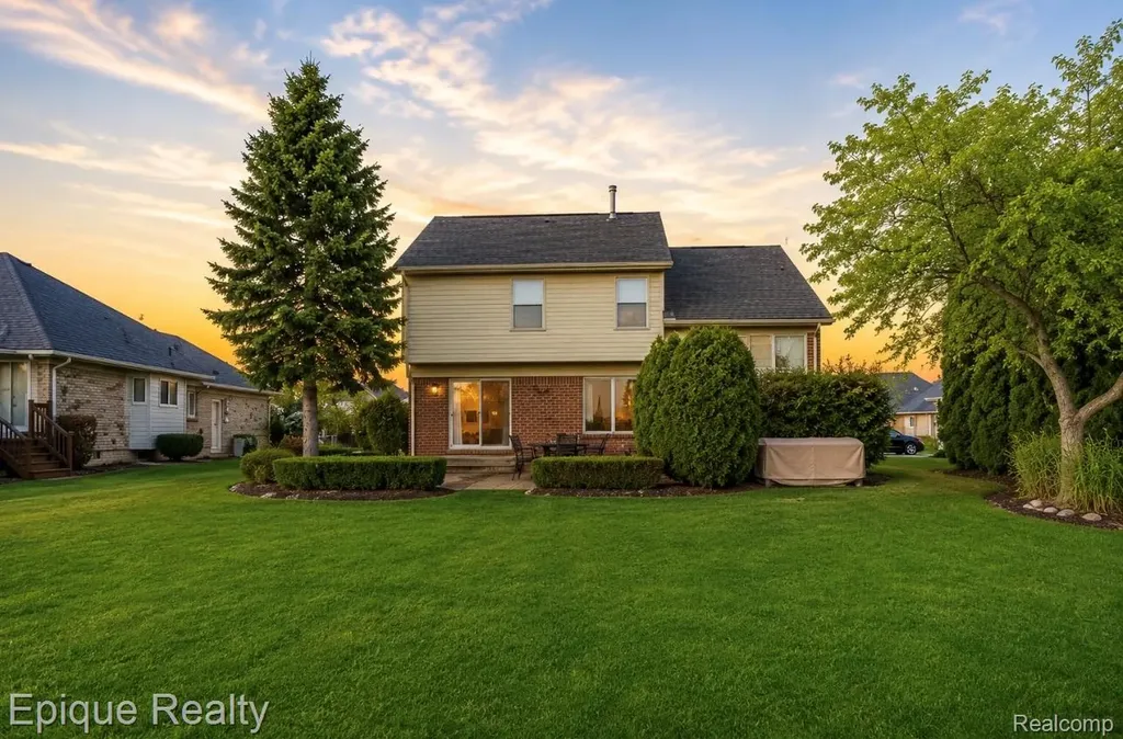 21370 Carlton Drive Macomb Township MI 48044