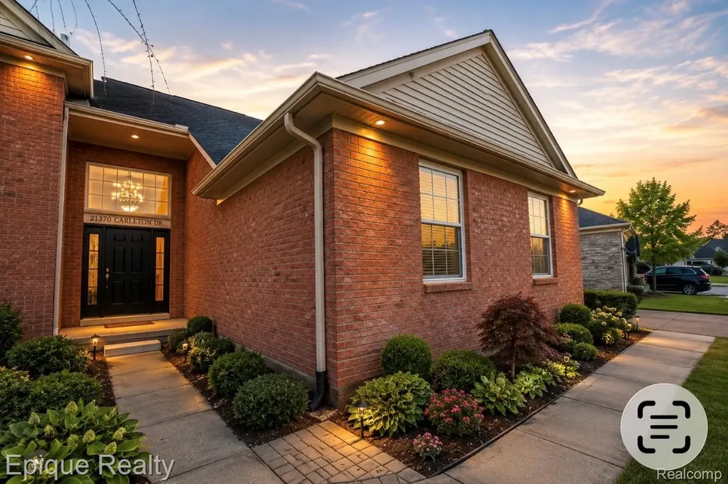 21370 Carlton Drive Macomb Township MI 48044