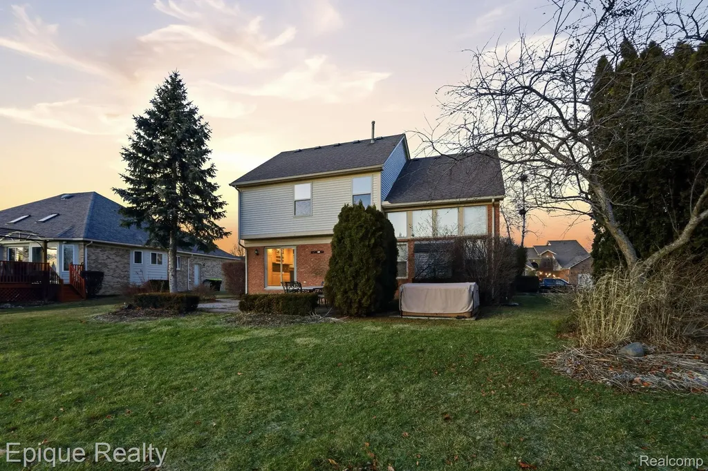 21370 Carlton Drive Macomb Township MI 48044