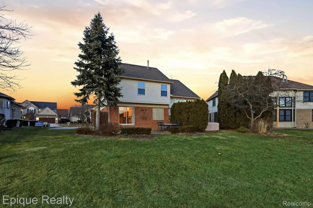 21370 Carlton Drive Macomb Township MI 48044