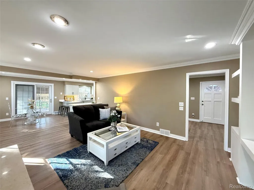 38552 Macintosh Court Clinton Charter Township MI 48036