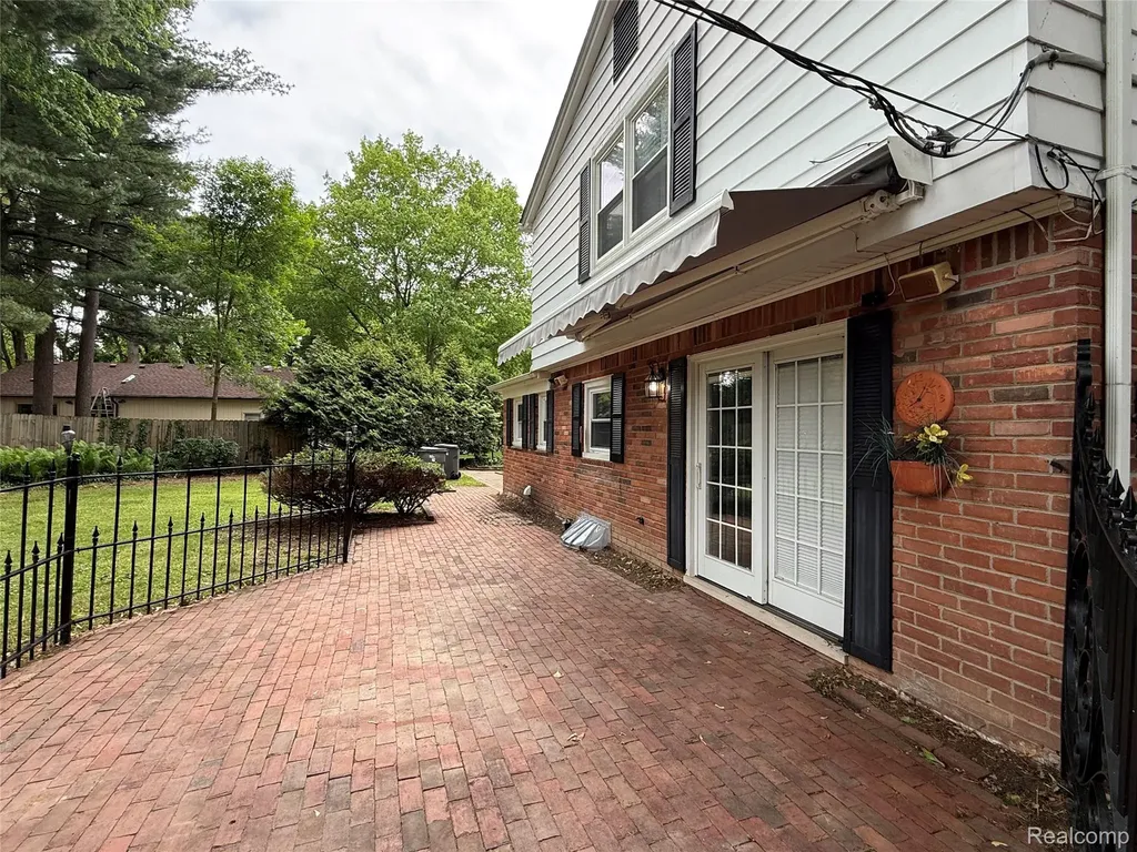 38552 Macintosh Court Clinton Charter Township MI 48036