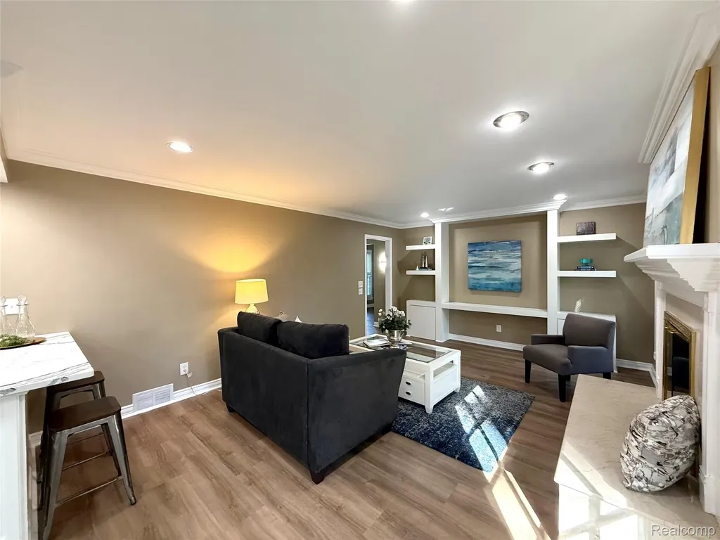 38552 Macintosh Court Clinton Charter Township MI 48036