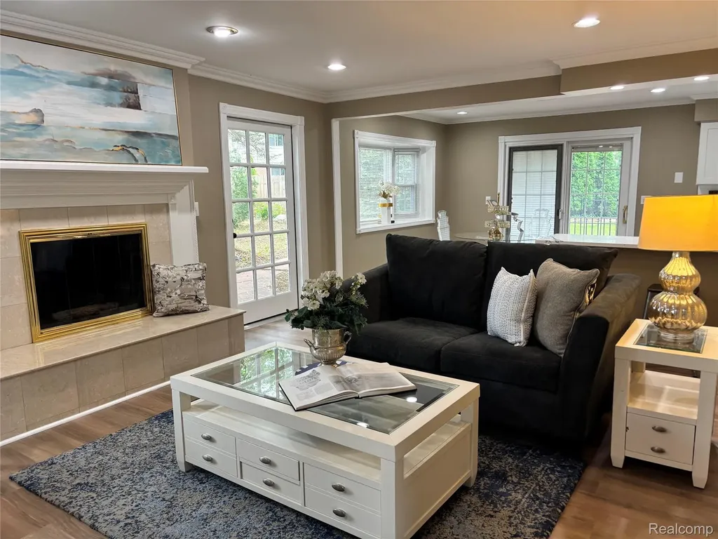 38552 Macintosh Court Clinton Charter Township MI 48036