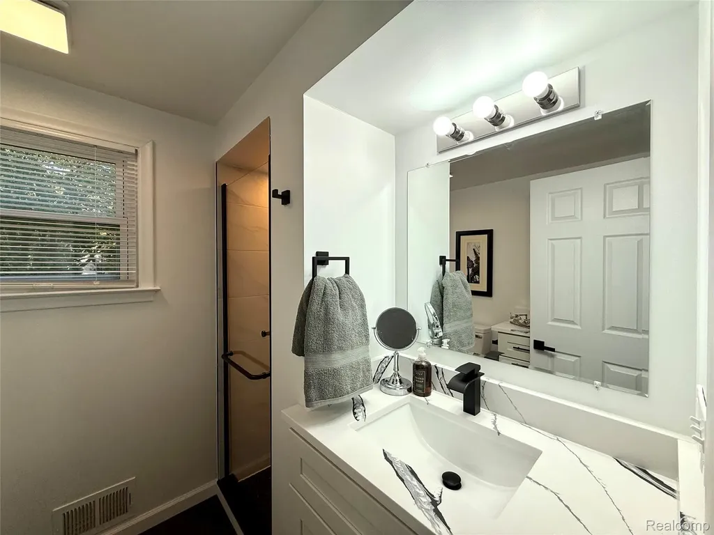 38552 Macintosh Court Clinton Charter Township MI 48036