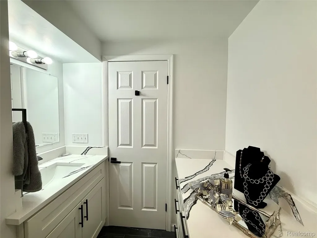 38552 Macintosh Court Clinton Charter Township MI 48036