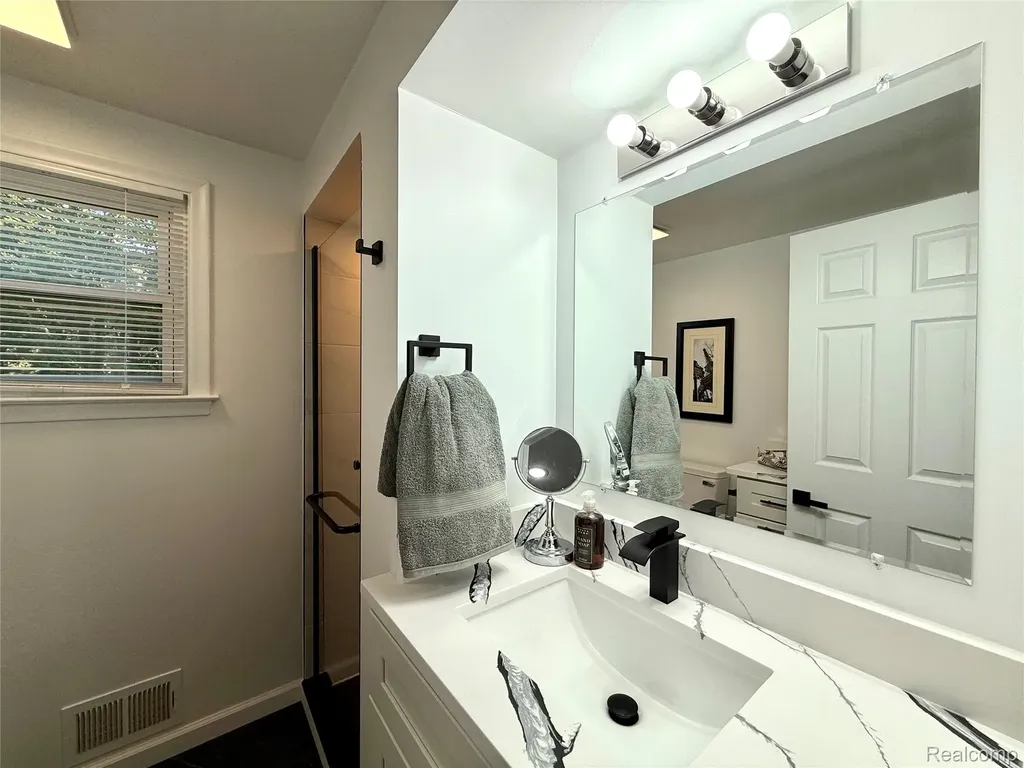 38552 Macintosh Court Clinton Charter Township MI 48036