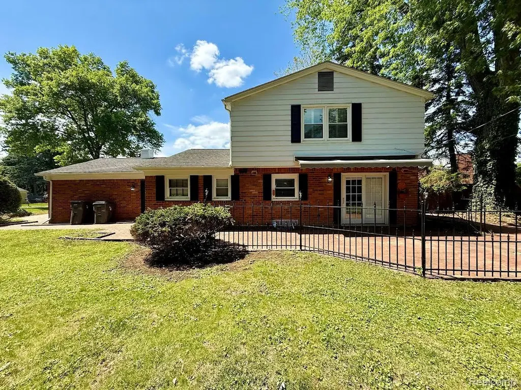 38552 Macintosh Court Clinton Charter Township MI 48036