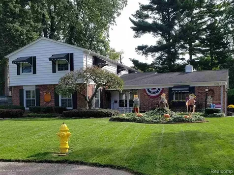 38552 Macintosh Court Clinton Charter Township MI 48036