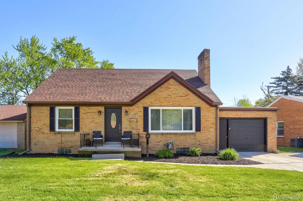 3036 Adams Avenue Saginaw City MI 48602