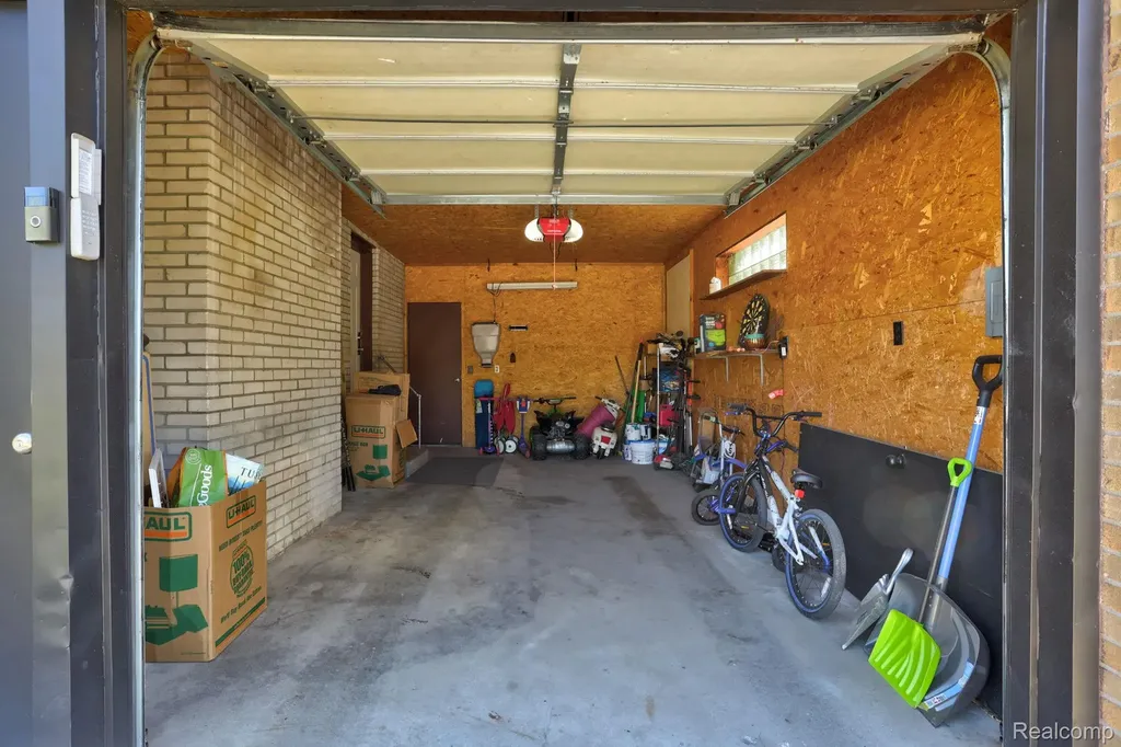 3036 Adams Avenue Saginaw City MI 48602