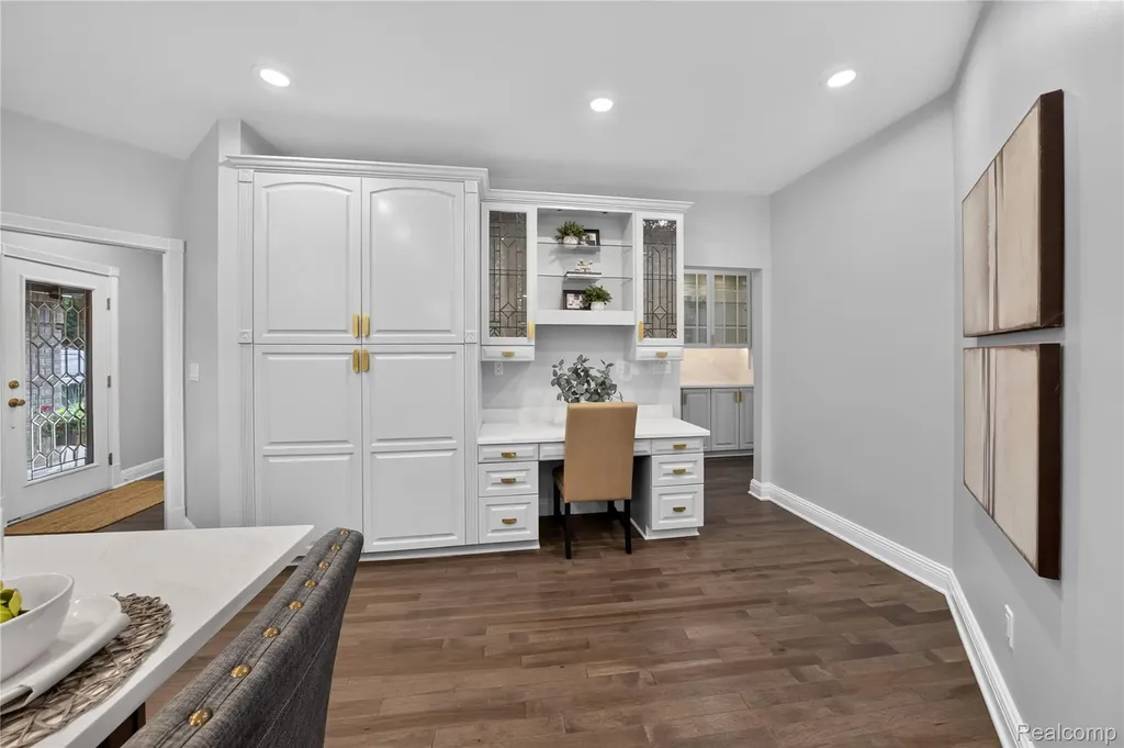 8180 N Ridge Road Canton Charter Township MI 48187