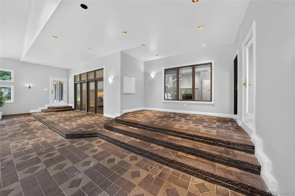 8180 N Ridge Road Canton Charter Township MI 48187