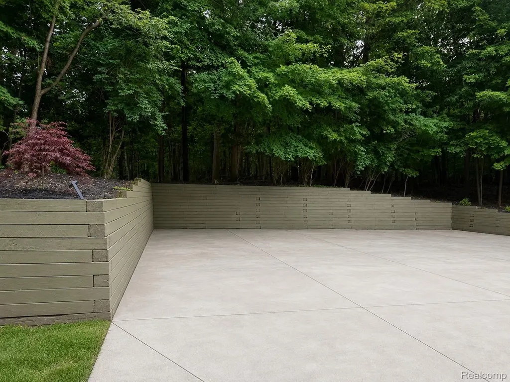 8180 N Ridge Road Canton Charter Township MI 48187