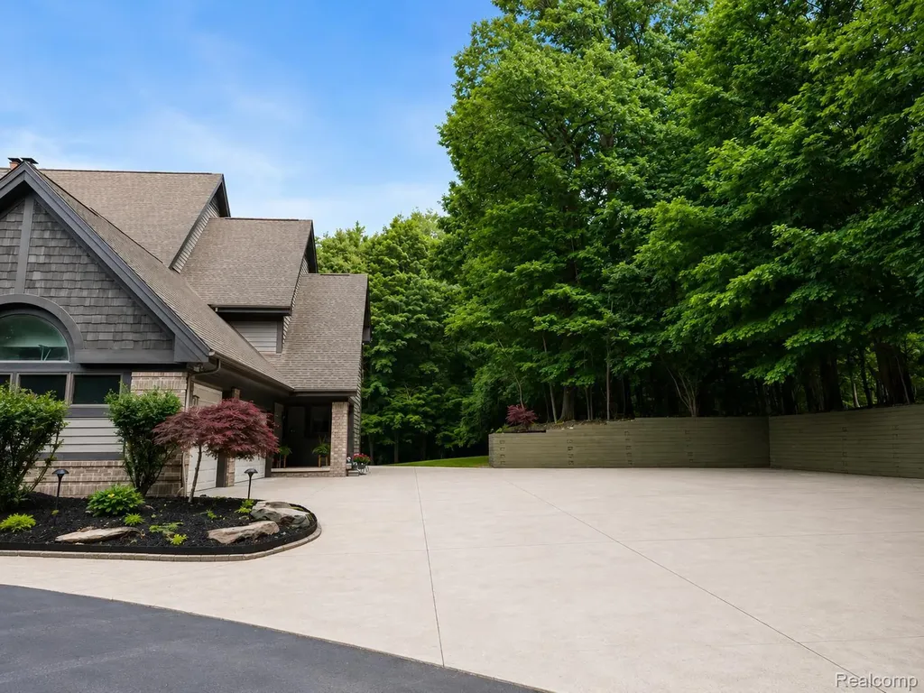 8180 N Ridge Road Canton Charter Township MI 48187