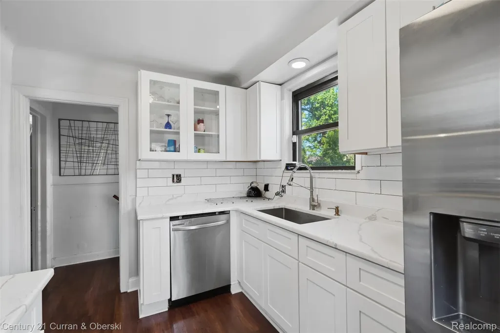 20096 Shrewsbury Road Detroit City MI 48221