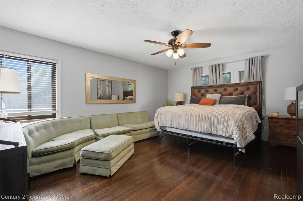 20096 Shrewsbury Road Detroit City MI 48221