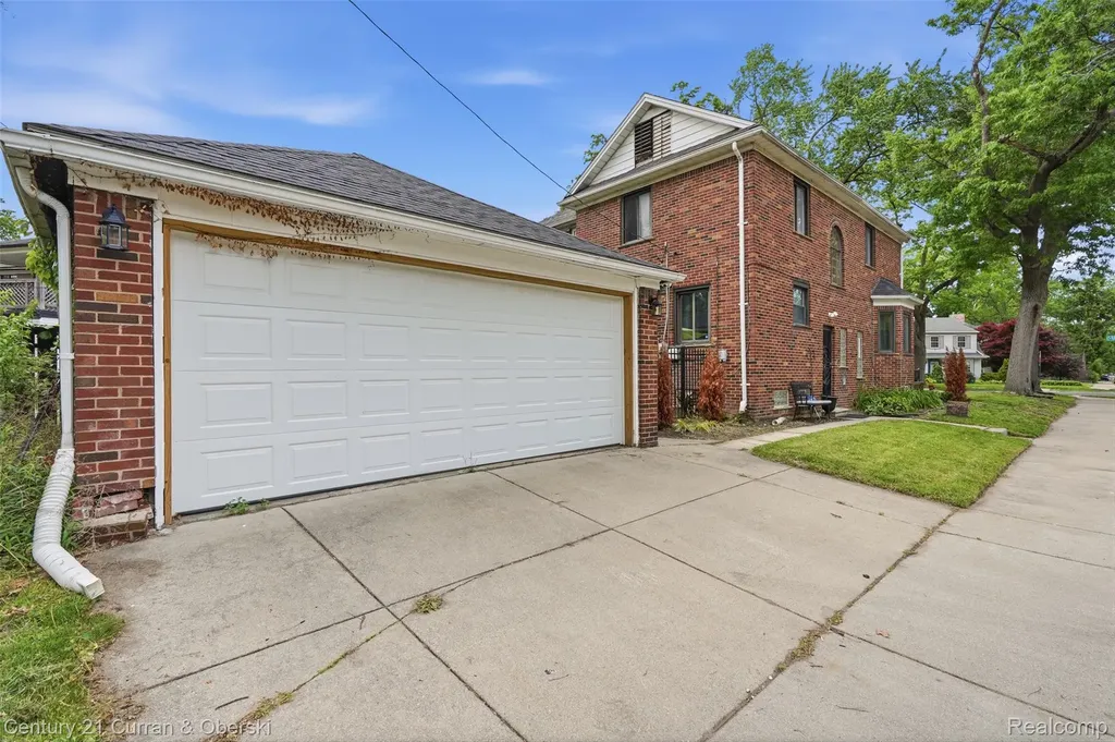 20096 Shrewsbury Road Detroit City MI 48221