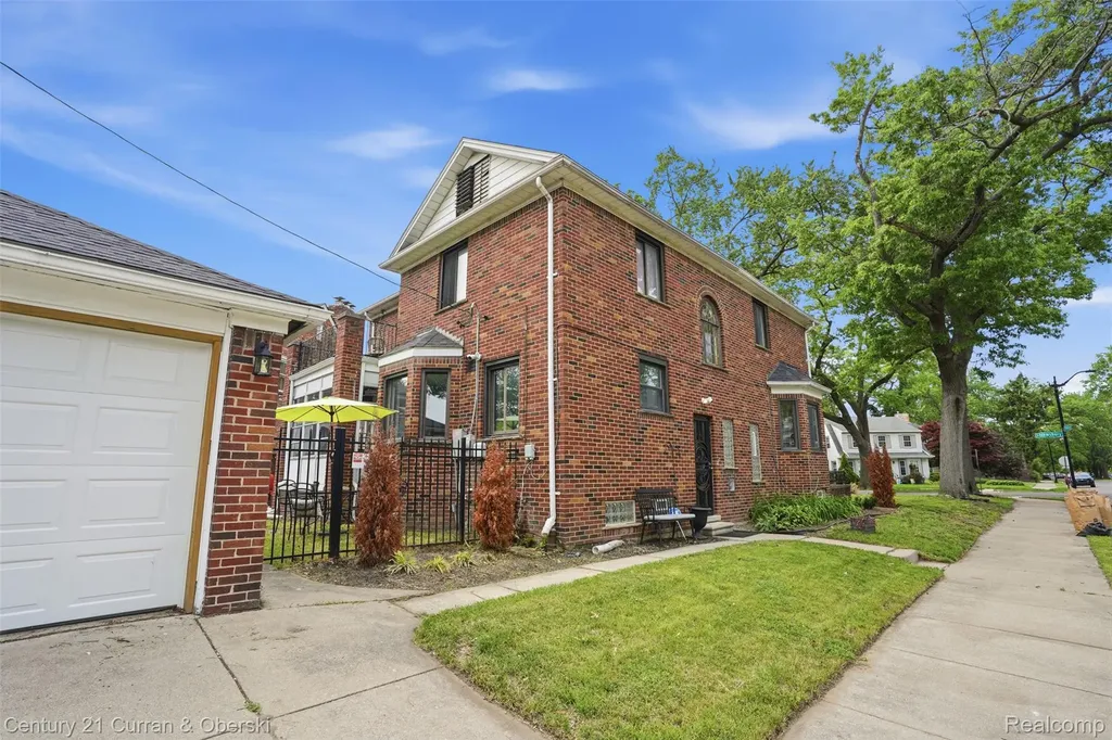 20096 Shrewsbury Road Detroit City MI 48221