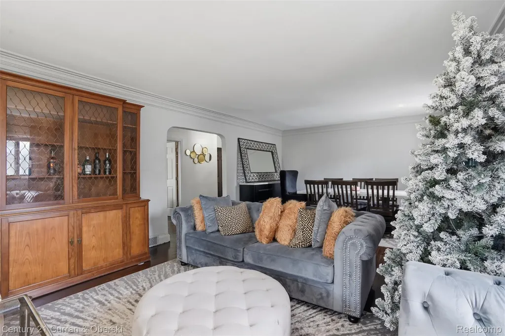 20096 Shrewsbury Road Detroit City MI 48221