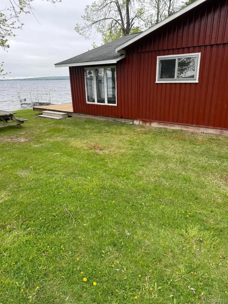 5136 Hardwood Trail Alcona Township MI 49747