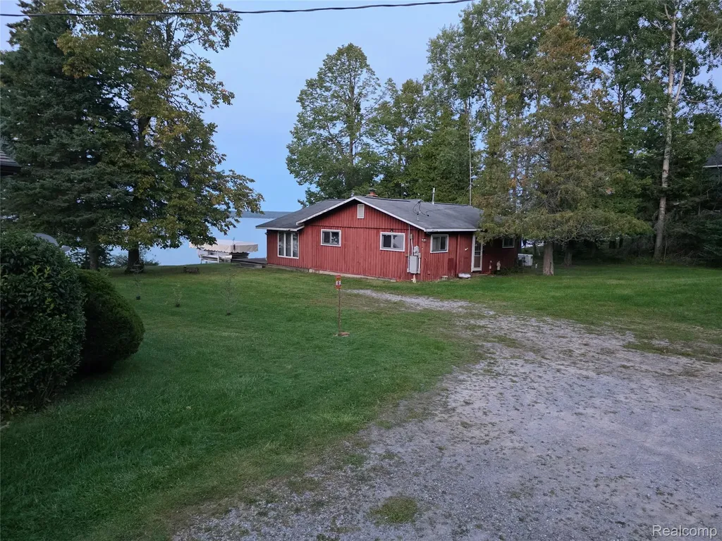 5136 Hardwood Trail Alcona Township MI 49747