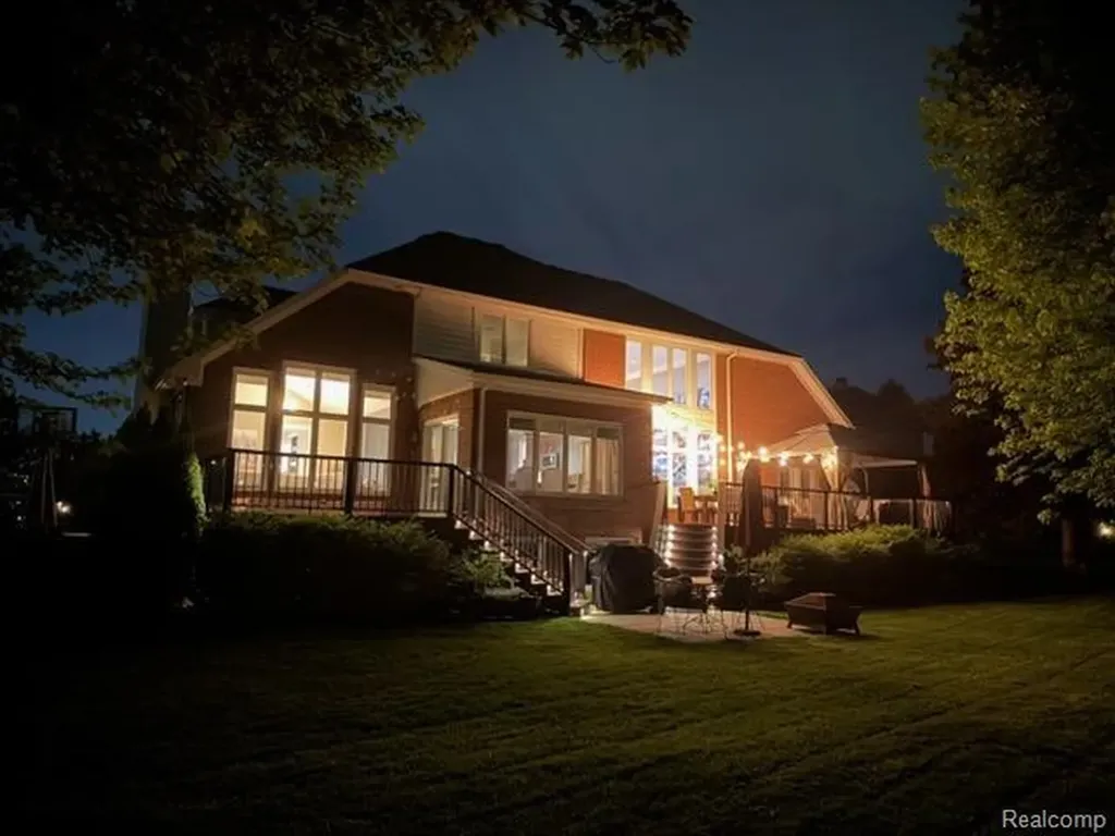 13750 Embers Court Plymouth Charter Township MI 48170