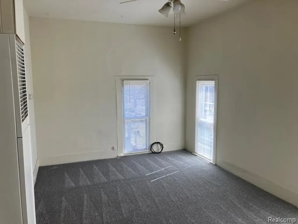 504 E Clinton Street Howell City MI 48843