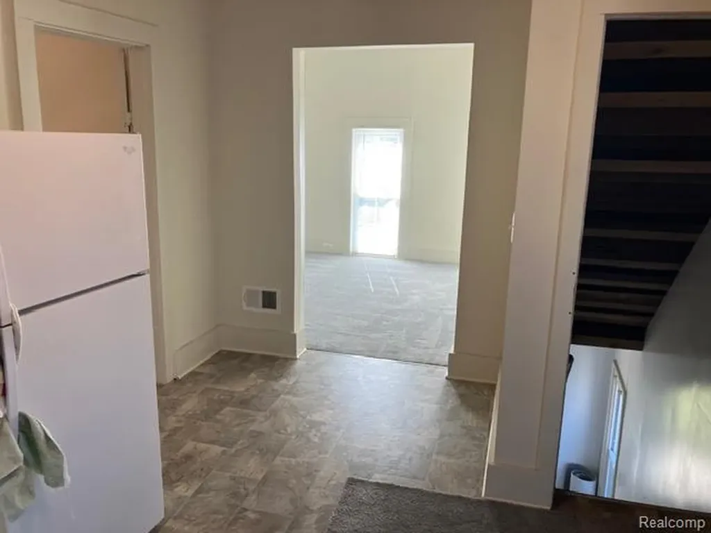504 E Clinton Street Howell City MI 48843