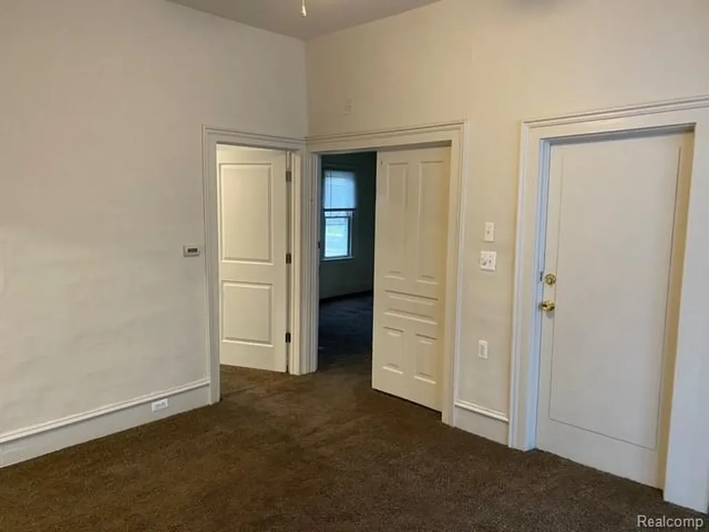 504 E Clinton Street Howell City MI 48843