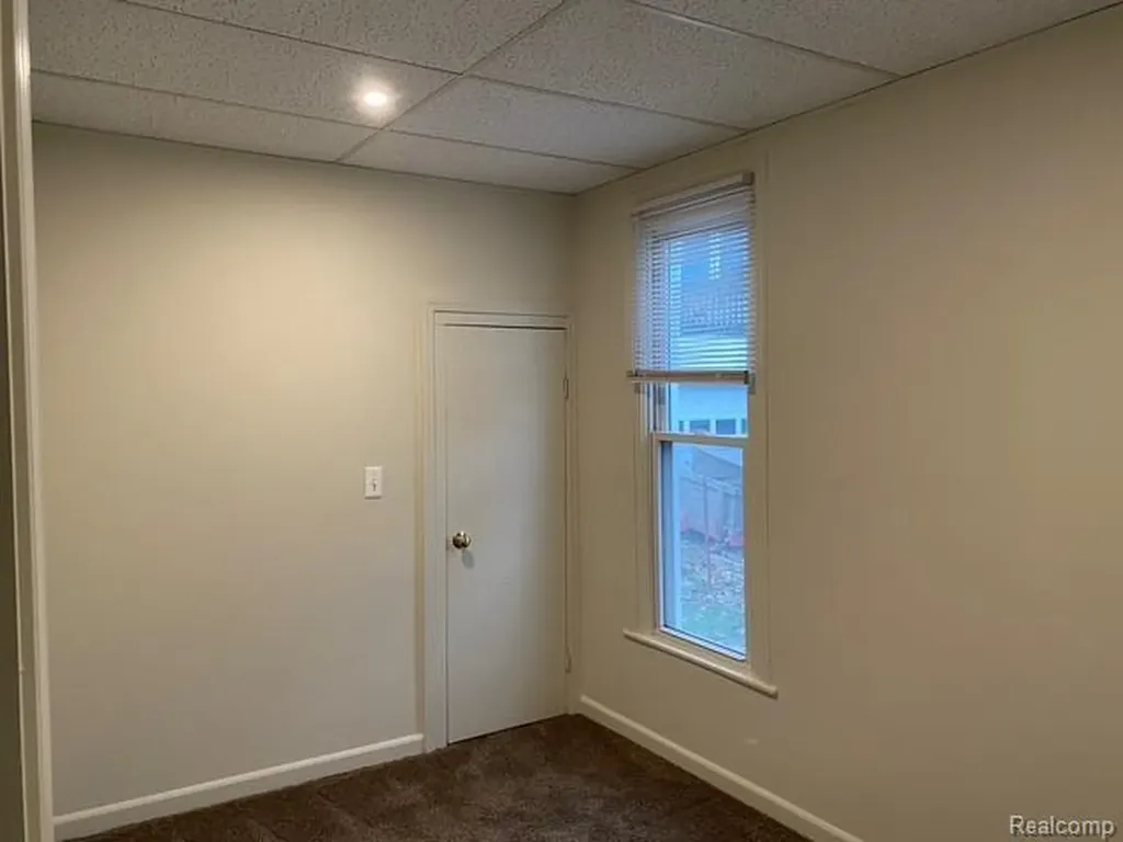 504 E Clinton Street Howell City MI 48843